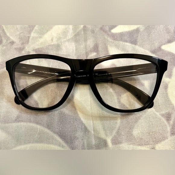 Authentic Oakley Frogskins Men's Black Frame Sunglasses with Case, Frame Only - Picture 5 of 7